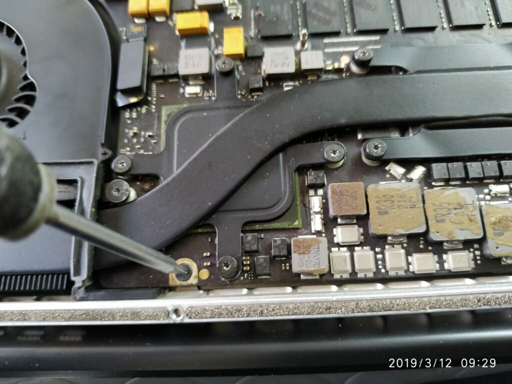 Reballing Macbook Pro Retina 2012 2013