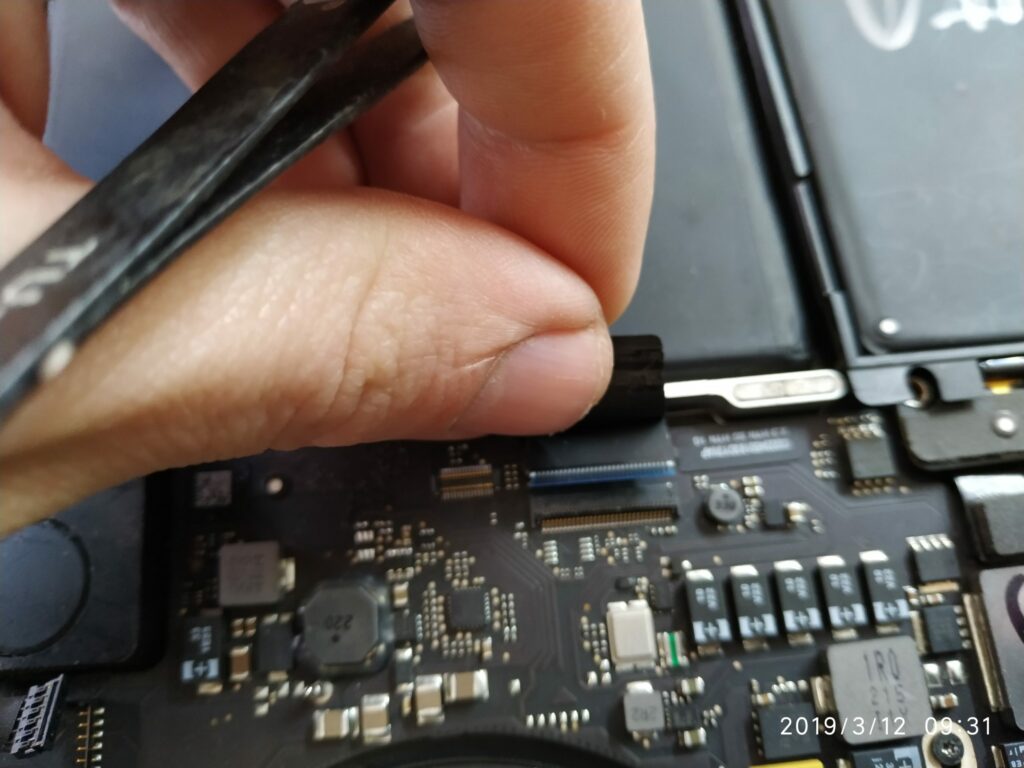 Reballing Macbook Pro Retina 2012 2013